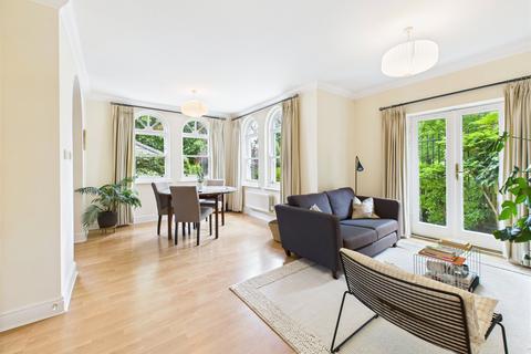 2 bedroom apartment to rent, Admiralty Way, Teddington