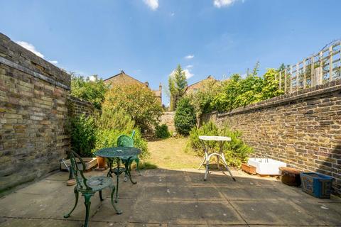 2 bedroom flat for sale, Bathurst Gardens, London NW10