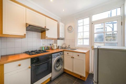 2 bedroom flat for sale, Bathurst Gardens, London NW10