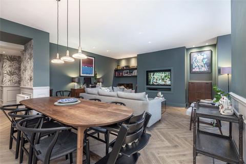 3 bedroom flat for sale, Petersham Mews, London SW7