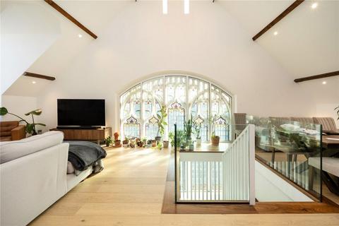 2 bedroom flat for sale, Huddlestone Road, London NW2