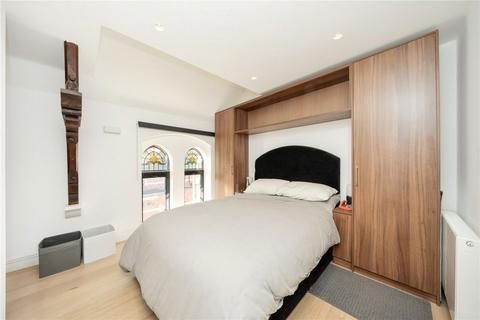 2 bedroom flat for sale, Huddlestone Road, London NW2