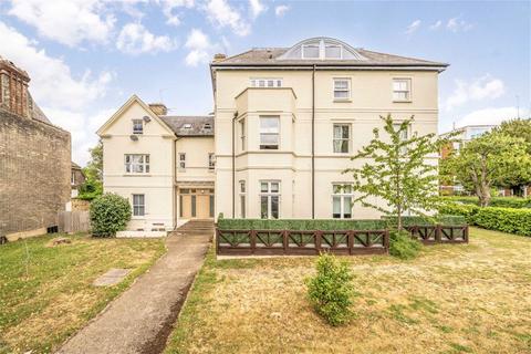 Streatham Common North, London SW16