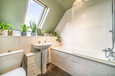 2 bedroom flat for sale, Streatham Common North, London SW16