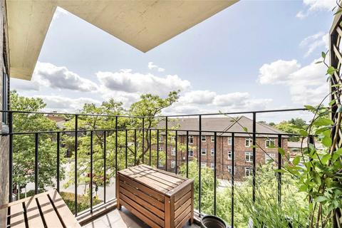 undefined, Pembroke Lodge, London SW16