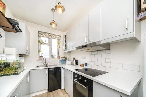 1 bedroom flat for sale, Streatleigh Court, London SW16