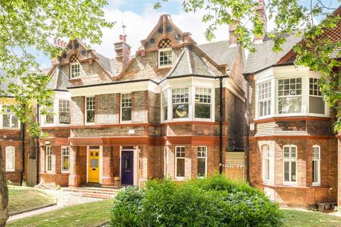 Mount Nod Road, London SW16