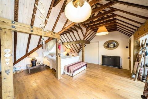 3 bedroom maisonette for sale, Mount Nod Road, London SW16