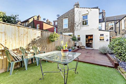2 bedroom flat for sale, Fairmile Avenue, London SW16