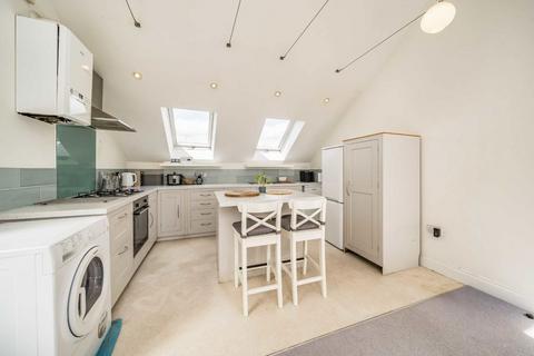 2 bedroom flat for sale, Babington Road, London SW16