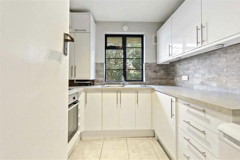 2 bedroom flat for sale, Glyn Court, London SW16