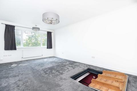 2 bedroom flat for sale, Magnolia House, Redhill Drive, Bournemouth, BH10 6AD