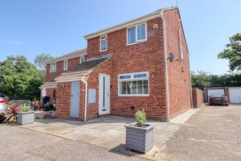 20 Blake Drive, Clacton-on-sea, CO16 8ED