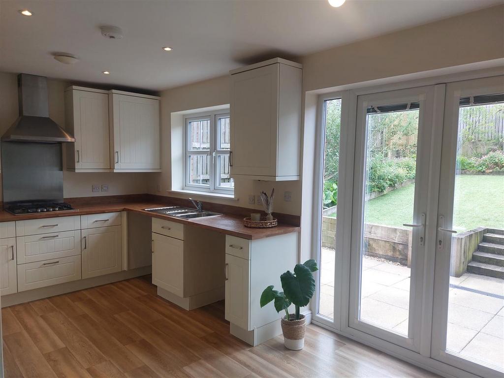 Dining kitchen