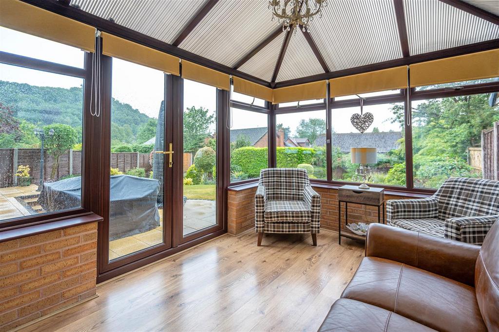 9 Sutherland Drive - Conservatory.jpg