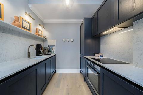 2 bedroom flat for sale, St. Georges Square, London SW1V