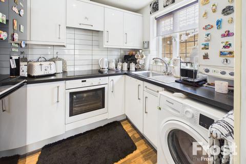 40 Rockall Court, Slough, SL3 8EZ