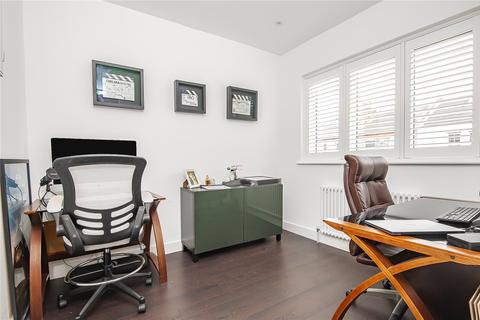 40 Newton Road, Isleworth, TW7 6QD