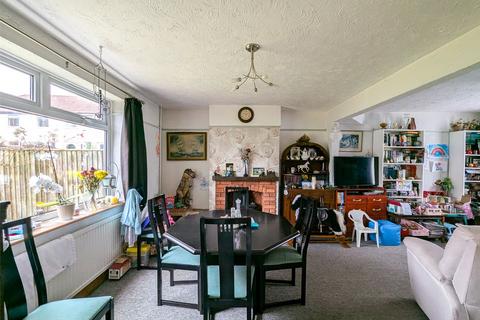 12 Field Road, Bristol, BS15 1HT