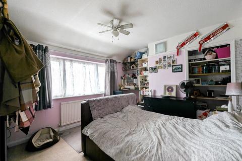 12 Field Road, Bristol, BS15 1HT