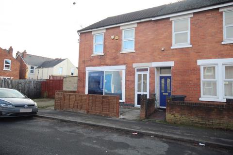 Maisonette to rent, St. Aldwyn Road, Gloucester