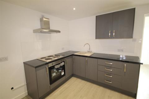 Maisonette to rent, St. Aldwyn Road, Gloucester