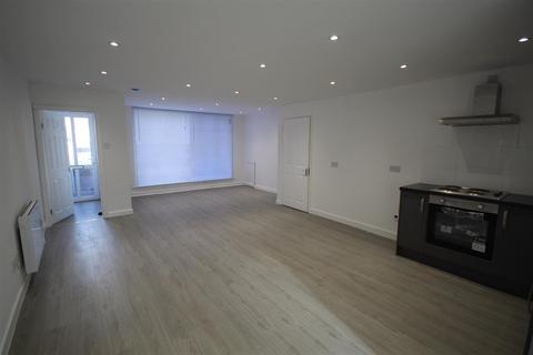 Maisonette to rent, St. Aldwyn Road, Gloucester