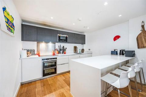 3 bedroom flat for sale, Wenlock Road, London N1