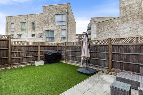 5 Davenant Way, Acton, London, W3 8DN