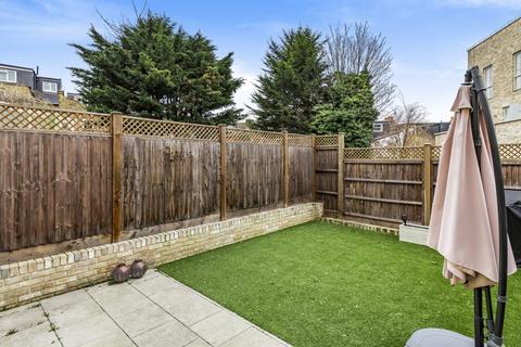 5 Davenant Way, Acton, London, W3 8DN