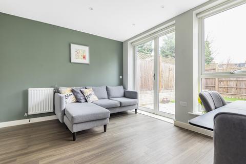 5 Davenant Way, Acton, London, W3 8DN