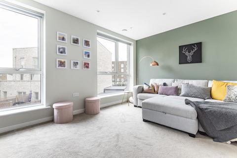 5 Davenant Way, Acton, London, W3 8DN