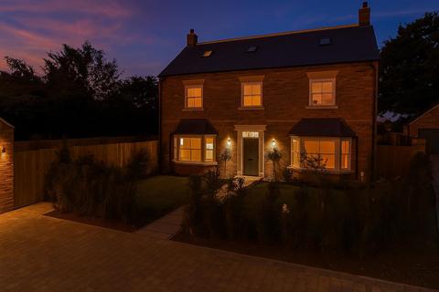 undefined, Maple Lane, Huby
