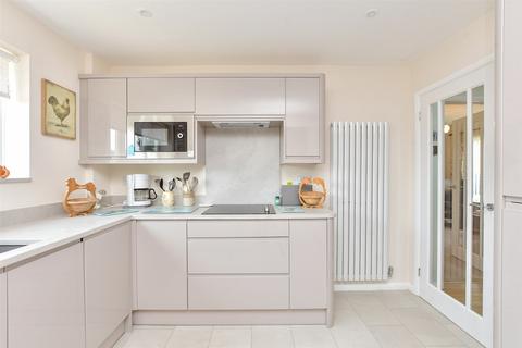 5 Fairacre, Broadstairs, CT10 2JN