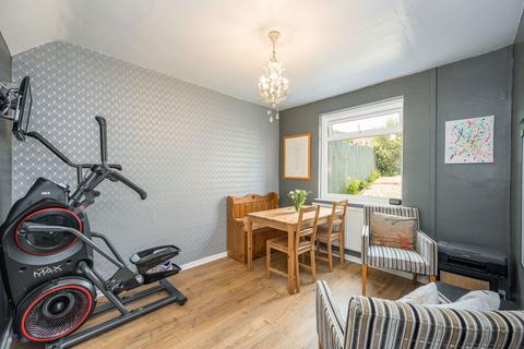 1 Bishop Crescent, Abergavenny, NP7 6BT