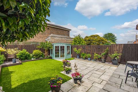 4 bedroom semi-detached house for sale, Lancaster Road, Rayleigh, SS6