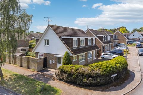 3 bedroom semi-detached house for sale, Tennyson Avenue, Hitchin, SG4