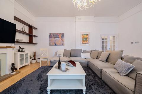 2 bedroom flat for sale, Queens Gate, South Kensington, London, SW7