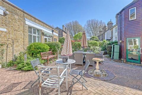 2 bedroom apartment for sale, Cambridge Court, Cambridge Road, Southend-on-Sea, Essex, SS1