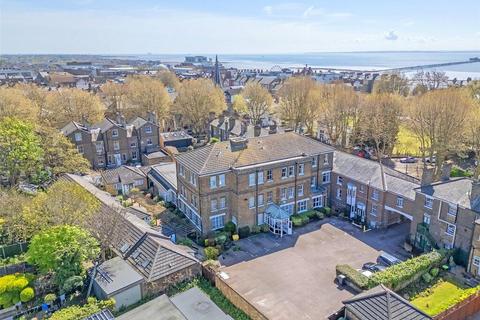 2 bedroom apartment for sale, Cambridge Court, Cambridge Road, Southend-on-Sea, Essex, SS1