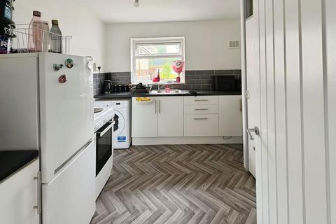 2 bedroom flat for sale, Howard Drive, Churchill Park, Caerphilly, CF83 3GD