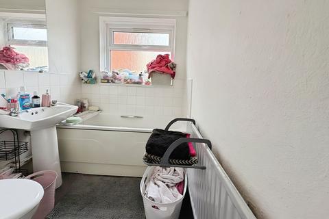 2 bedroom flat for sale, Howard Drive, Churchill Park, Caerphilly, CF83 3GD