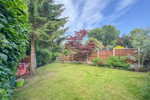 30 Claybrick Avenue, Hockley, SS5 4PS