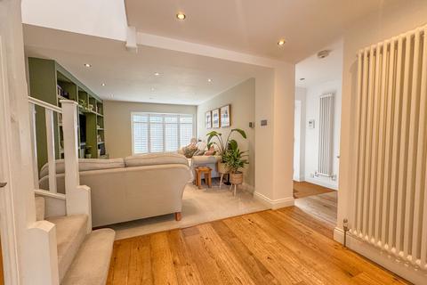 30 Claybrick Avenue, Hockley, SS5 4PS