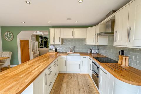 30 Claybrick Avenue, Hockley, SS5 4PS