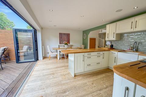 30 Claybrick Avenue, Hockley, SS5 4PS