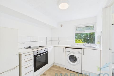 Studio to rent, New England Road, Brighton