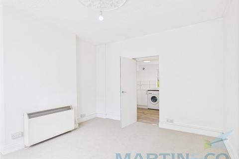 Studio to rent, New England Road, Brighton