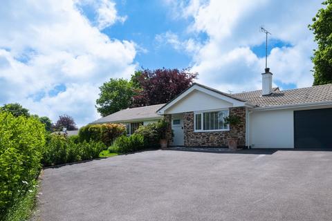 3 bed bungalow for rent in Truro