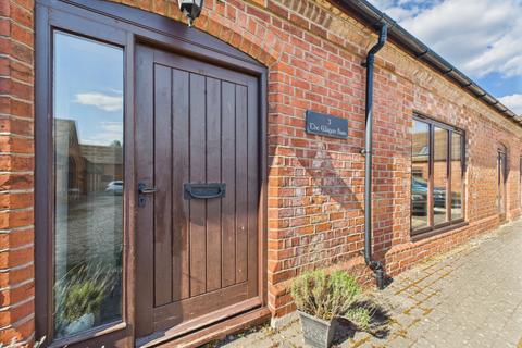 4 bedroom barn conversion to rent, The Wagon Barn, Manor Lane, Bredons Norton, GL20